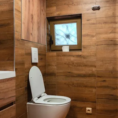 Golden Serafin - Romantic Below Apartment *